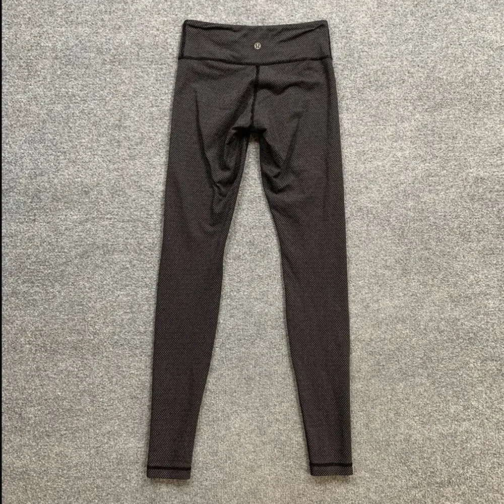 Lululemon Leggings Womens 4 Black White Wunder Under Printed Crop Workout Yoga